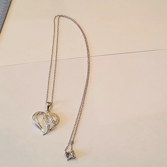 925 Sterling silver heart and chain with 17 czs!! - Picture 4 of 9